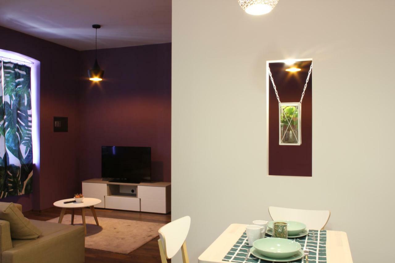 Cozy In Center Of Apartment